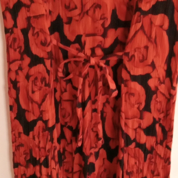 Red and black sleeveless maxi dress, Size M - Picture 8 of 9